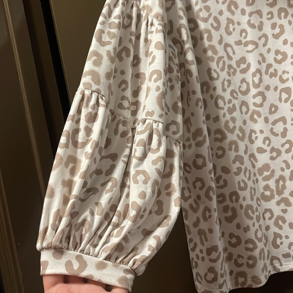 Pink Lily long sleeve shirt, size M - Picture 2 of 5